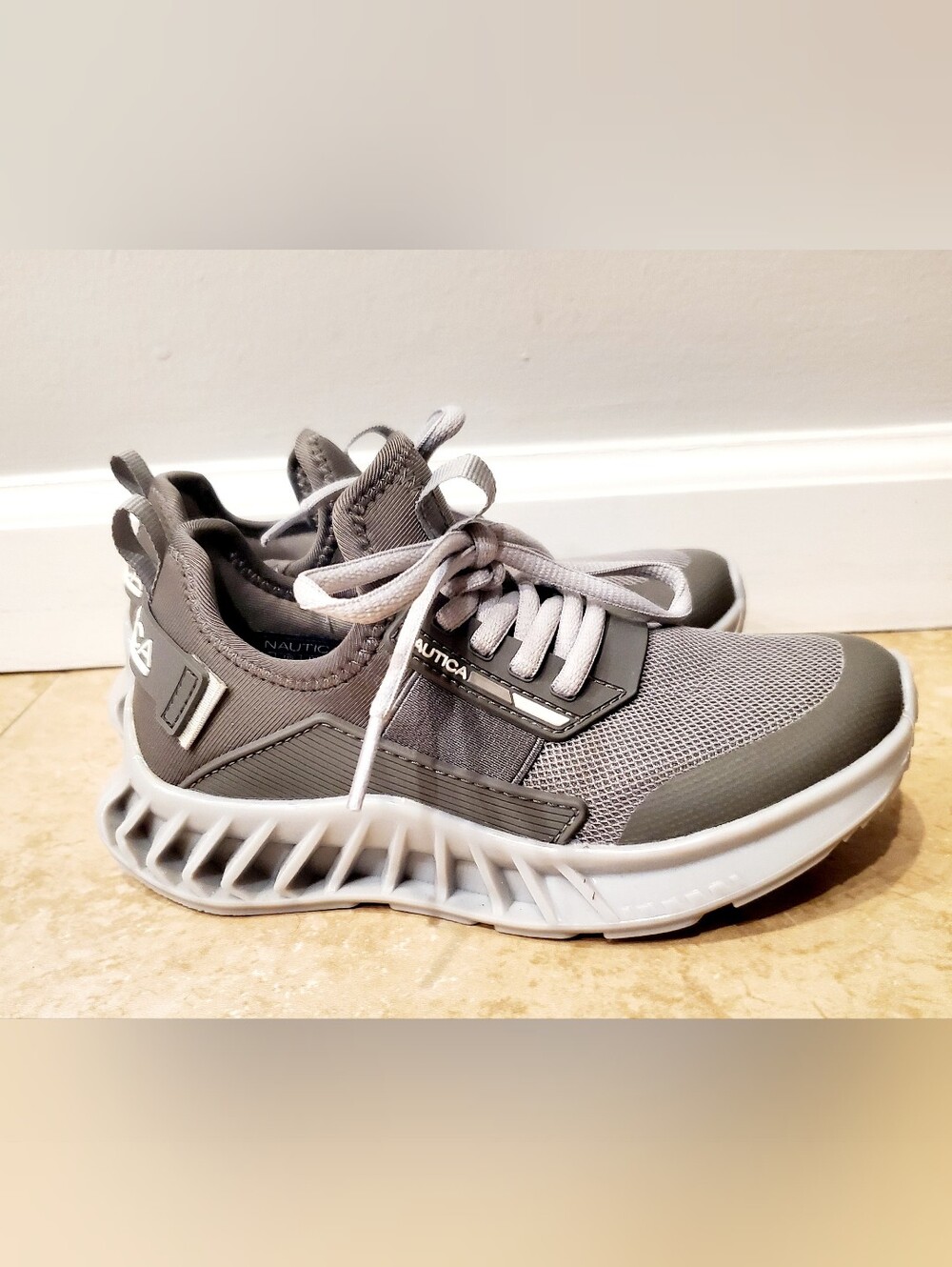 Nautica Kids Youth Athletic Sneakers US 13
